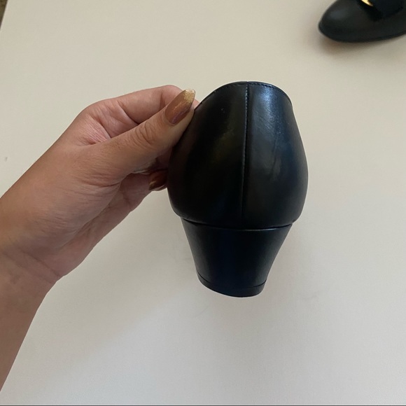 SOLD Salvatore Ferragamo Vintage Vara Bow Pumps Navy Blue - Picture 15 of 15